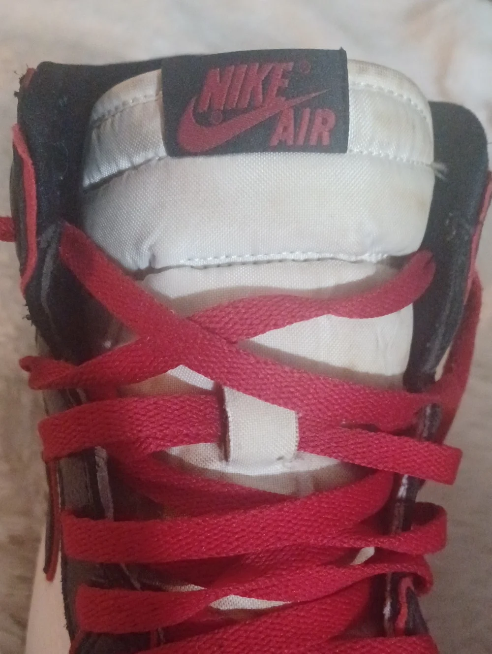 Nike Air Jordan 1 Retro High Bloodline  Mens Sz 11.5